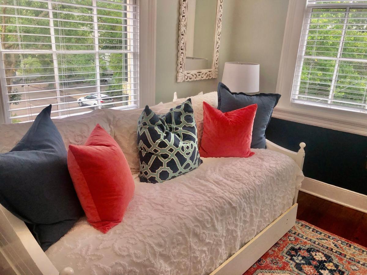 Daybed With Trundle In The Beautiful Ashley Inn 4 Blocks From King St 찰스턴 외부 사진